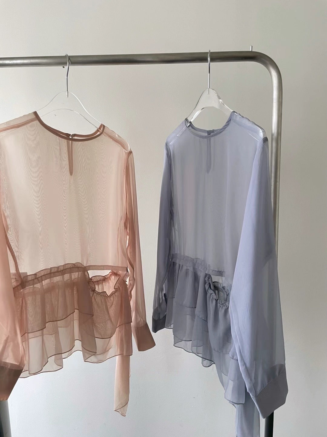 8PO / 0824036 Ruffled See through blouse