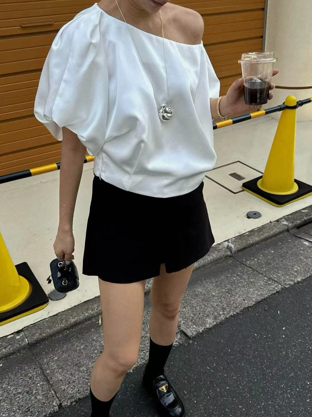 6PO 設計感系列 | 06250122 Satin Puffy top