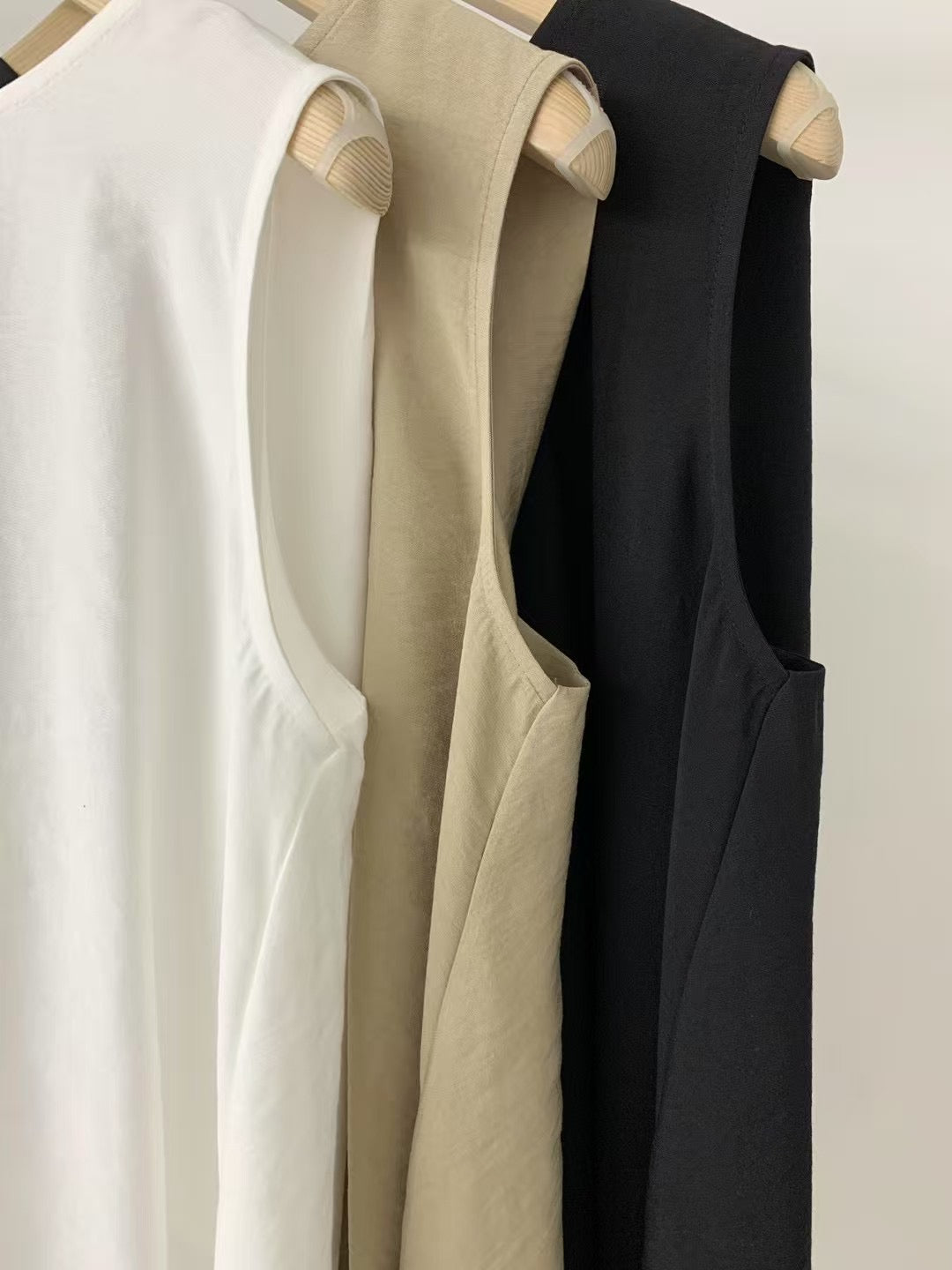 6PO 復活款 ｜06250109  大露背Twist blouse