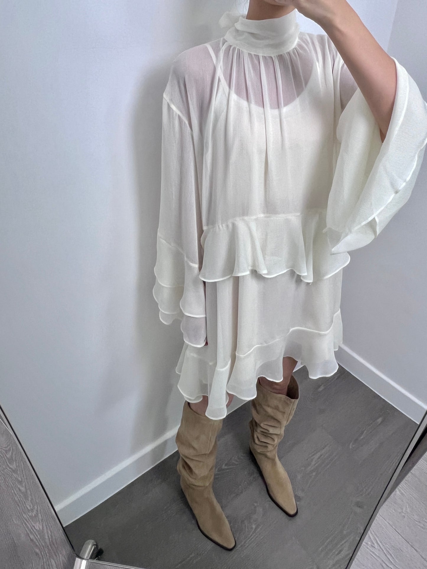 8PO / 0824042 Chiffon ruffled cutout dress