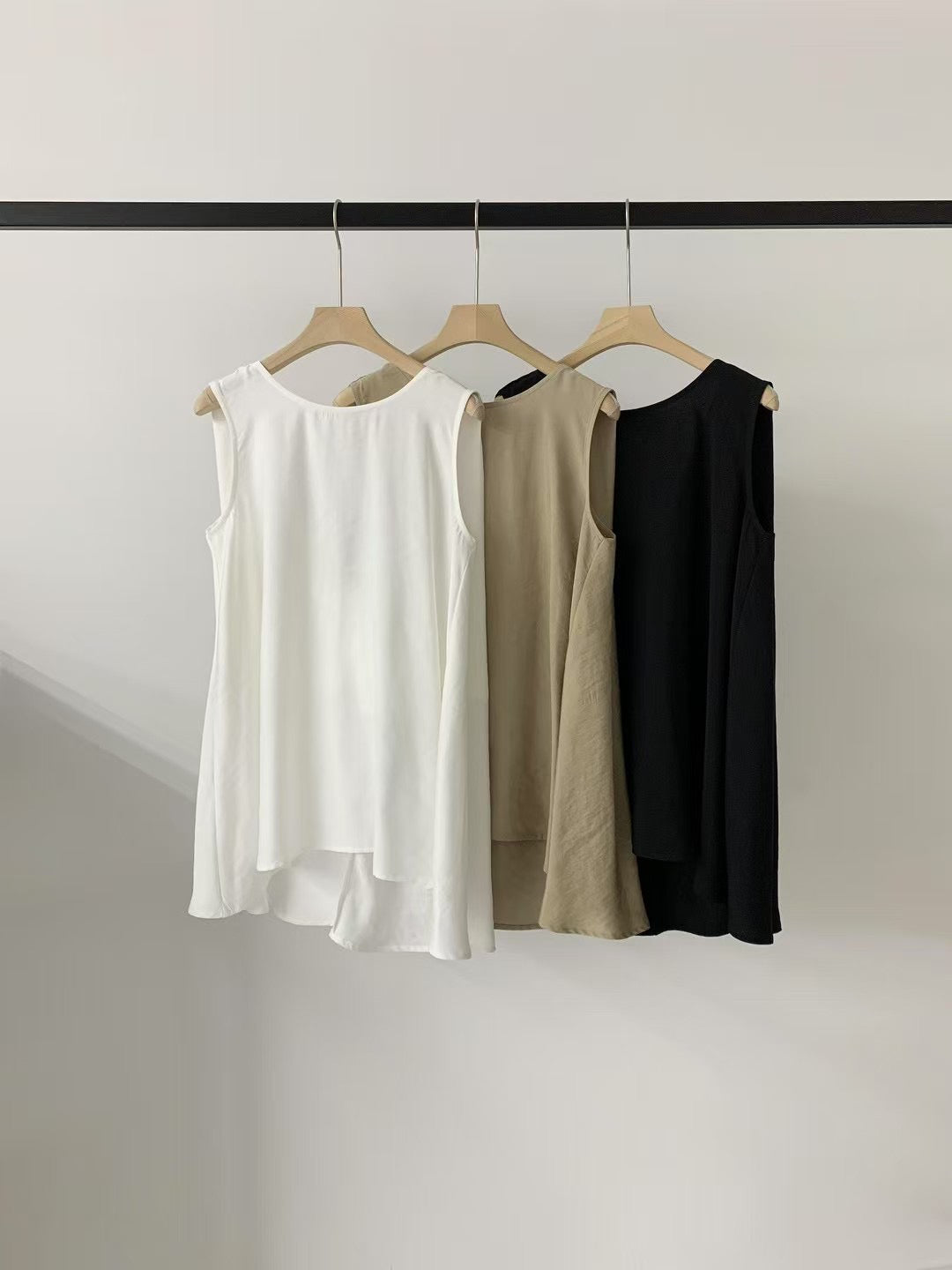 6PO 復活款 ｜06250109  大露背Twist blouse