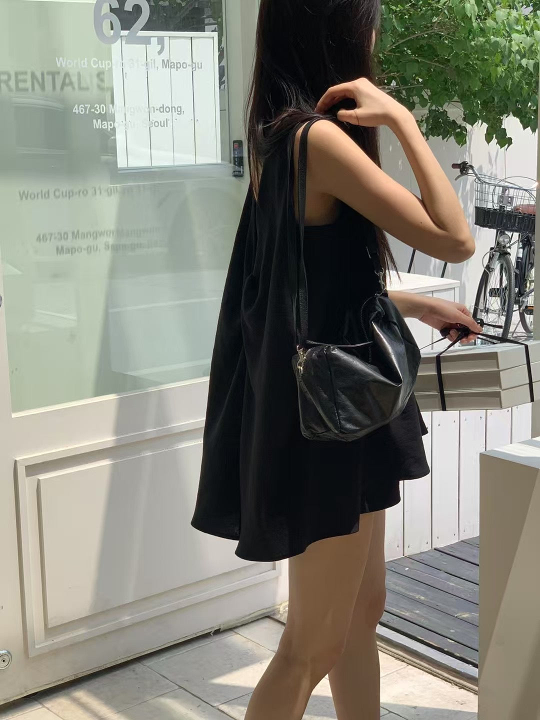 6PO 復活款 ｜06250109  大露背Twist blouse