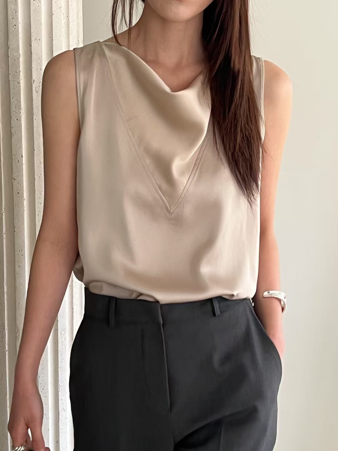 6PO Clean Classy 系列 | 06250119 緞面漣漪領背心