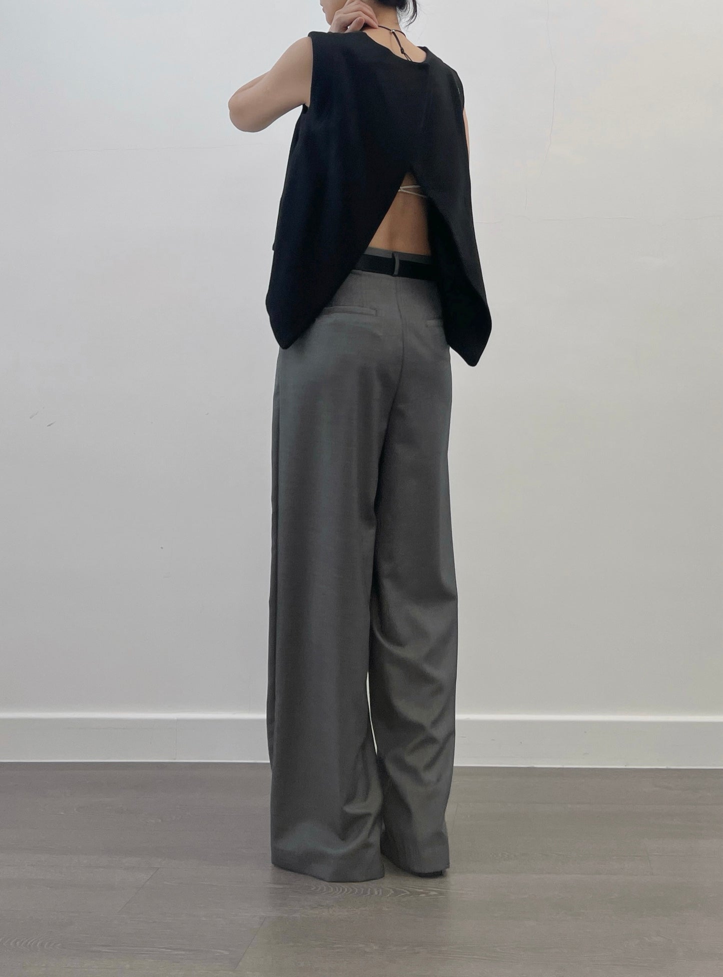 7PO | 07250134 燕尾開叉back less top （棉質）