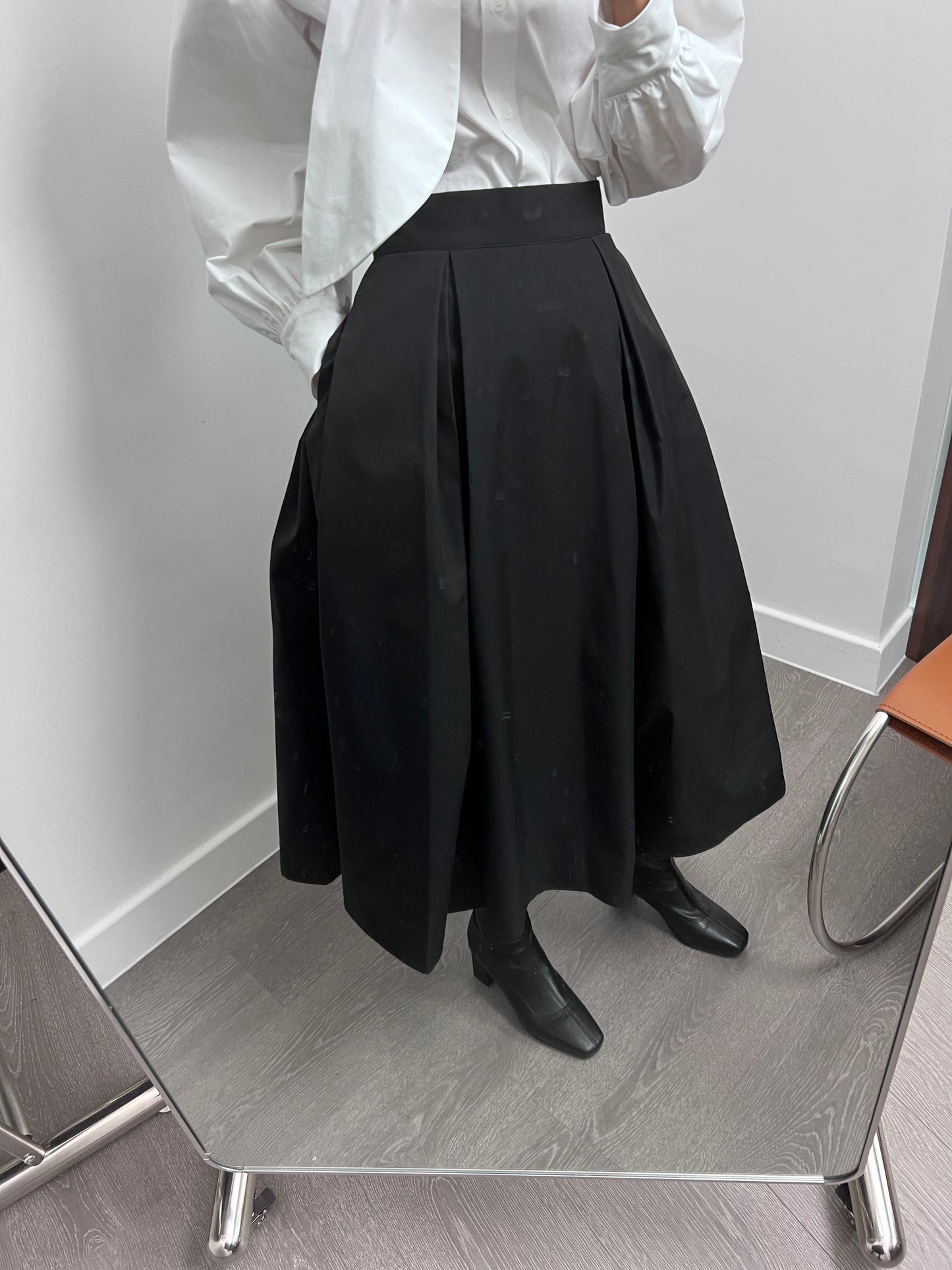 11 PO| 1124099 Audrey midi skirt
