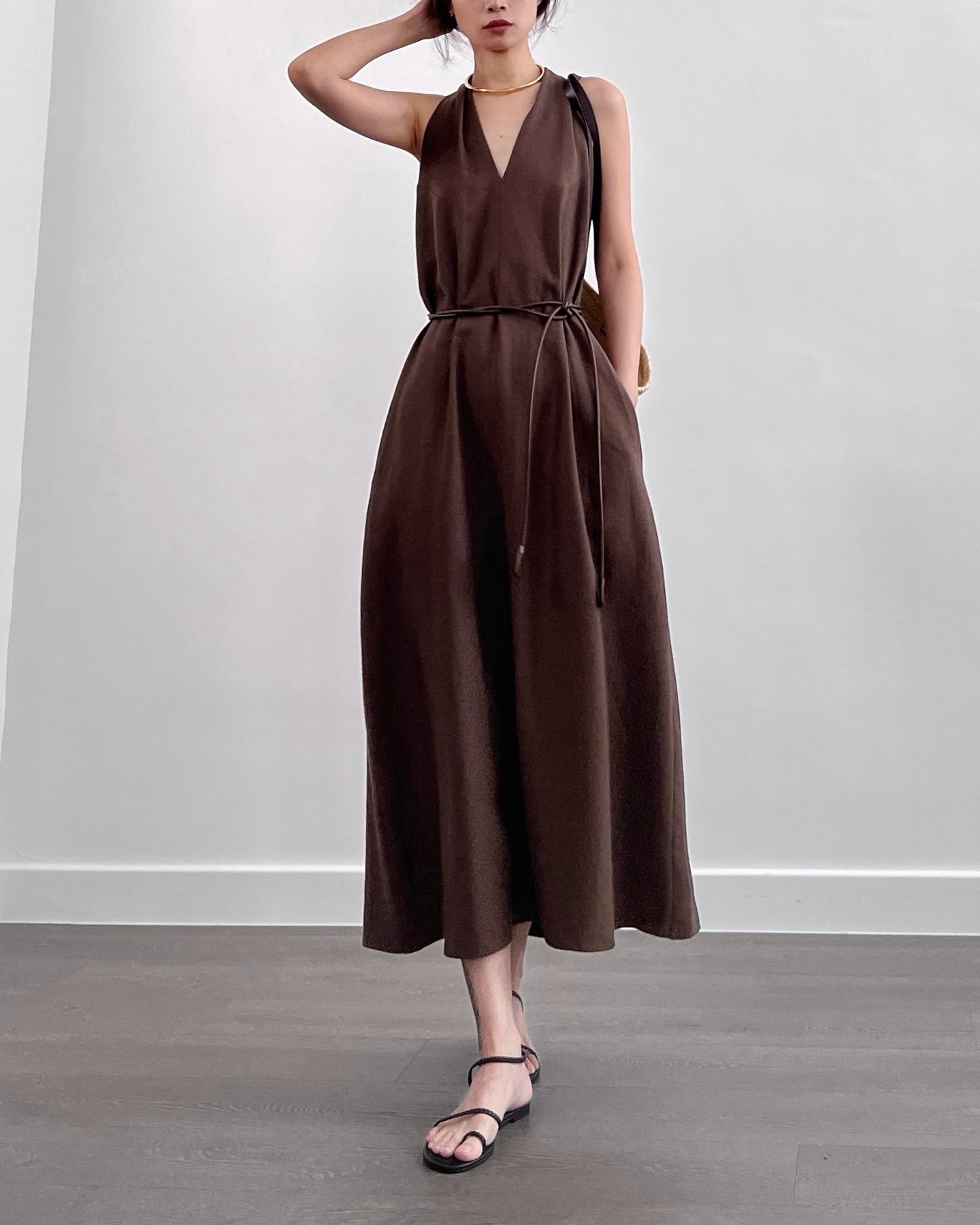 6PO 復活推介款｜06250101 V neck 挖肩連身裙