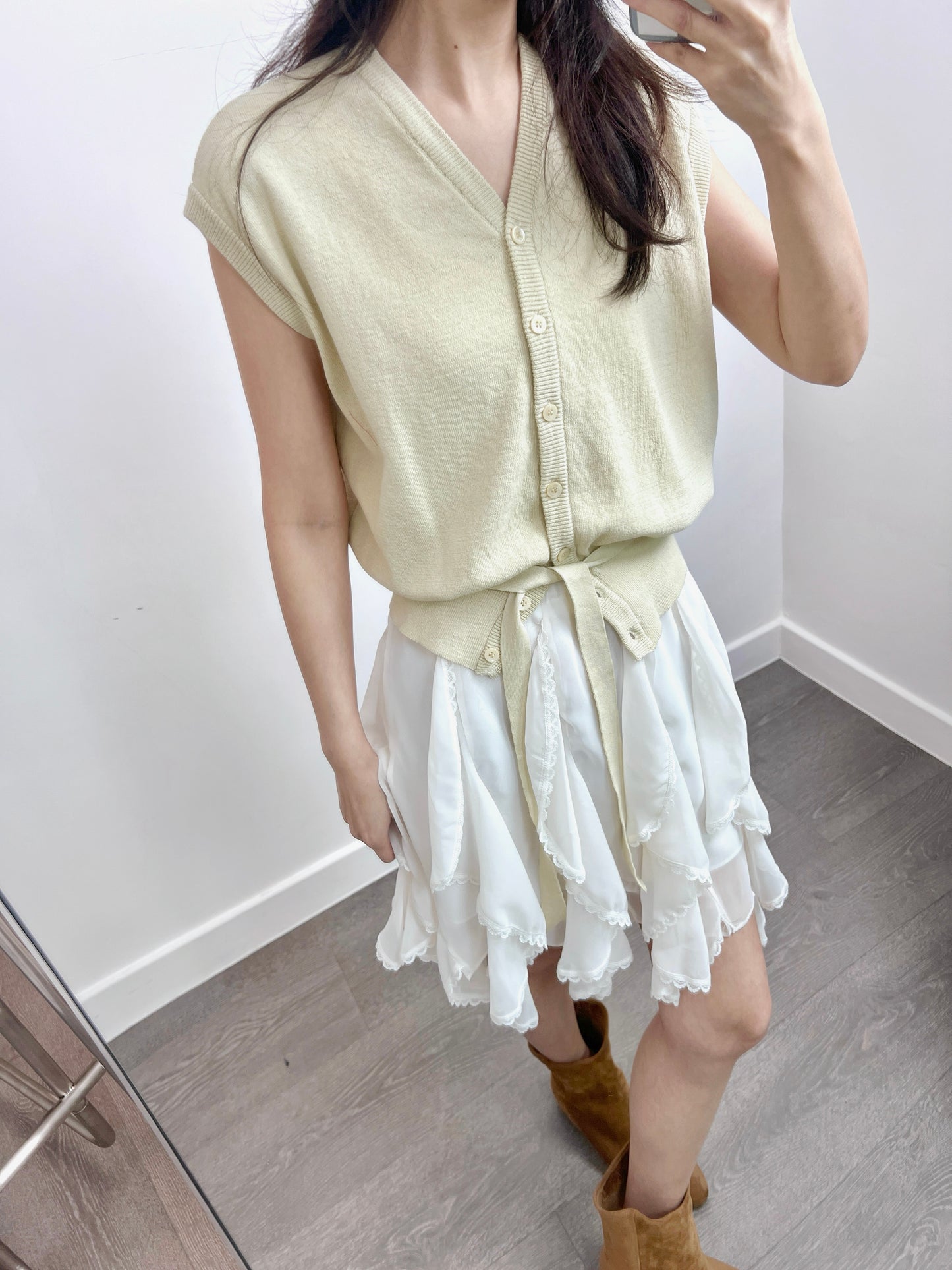 4PO｜0425053 配搭必備 /Knitted vest cardigan ( with tie)