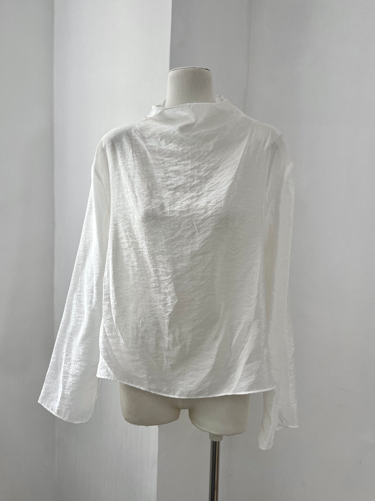 Sold out ✖️9月PO No.23 小立領透視打底衫