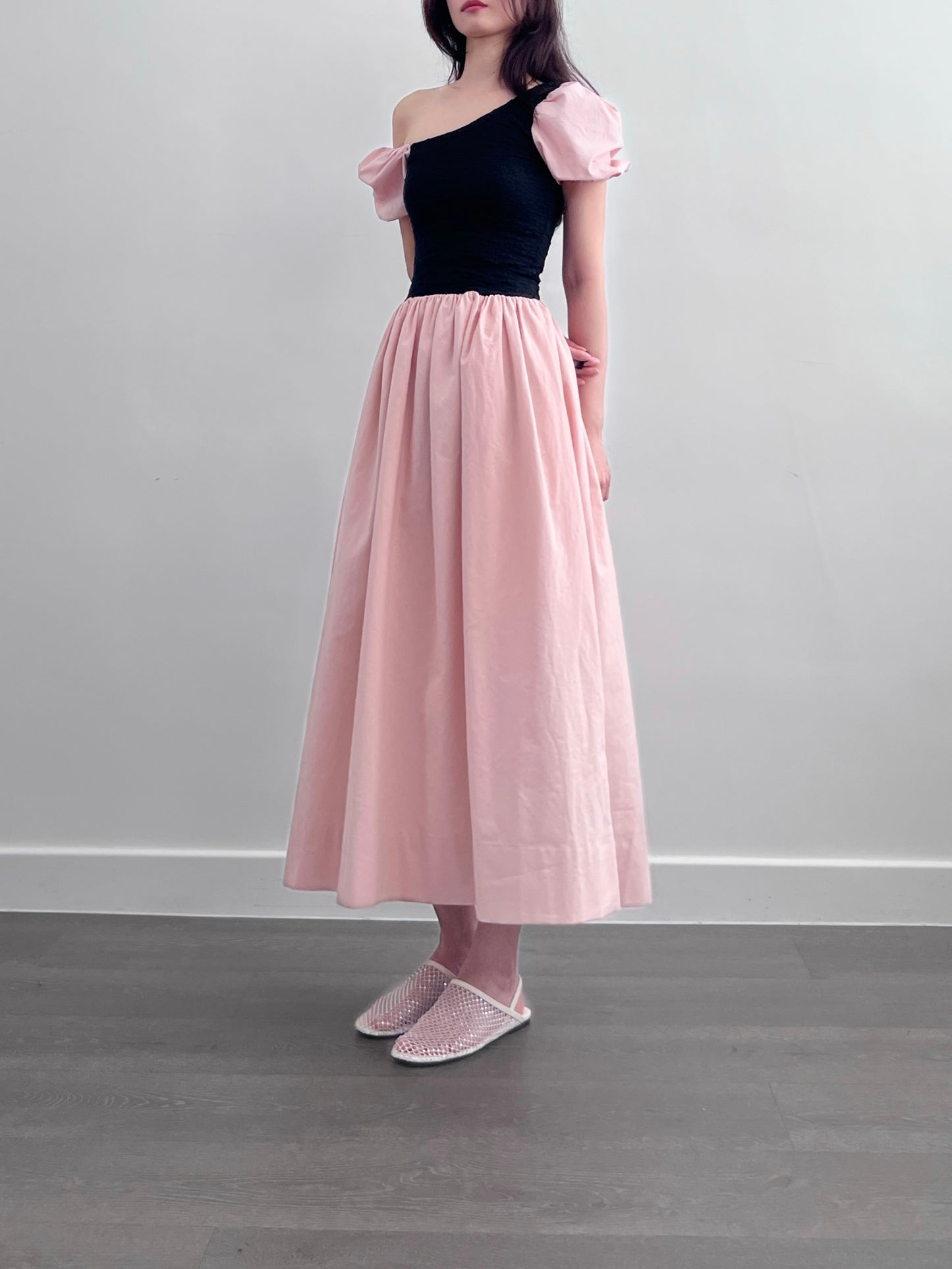 5PO 夏季打卡裙系列|0525083 One shoulder Puff sleeve dress