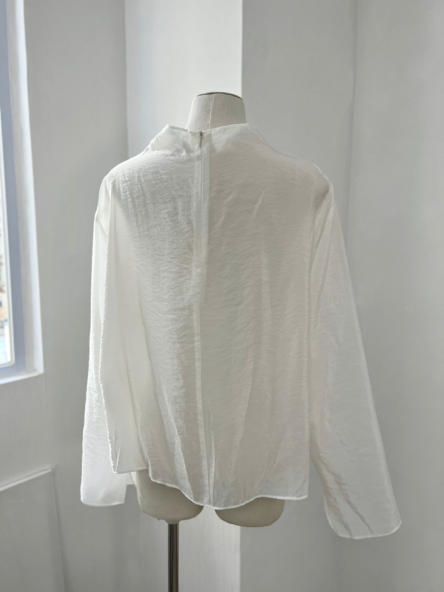 Sold out ✖️9月PO No.23 小立領透視打底衫