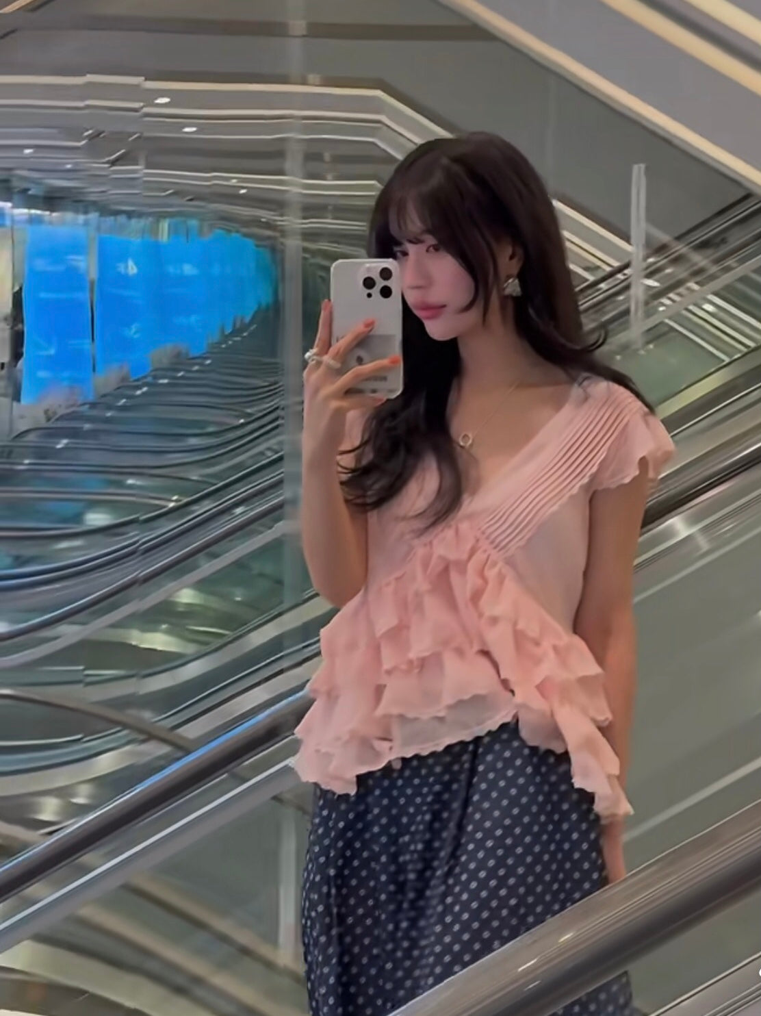 5PO
  超級熱賣款|0525086 美感飄逸Ruffles top