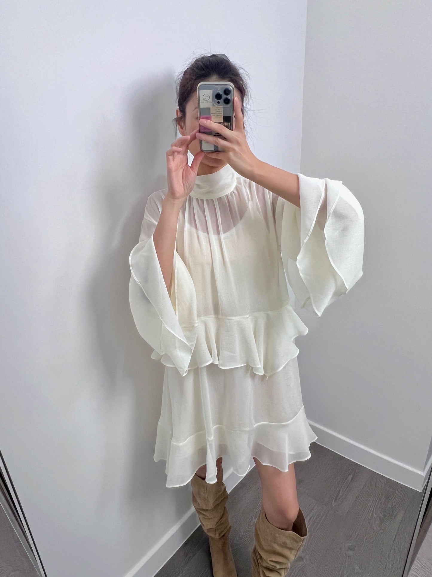 8PO / 0824042 Chiffon ruffled cutout dress