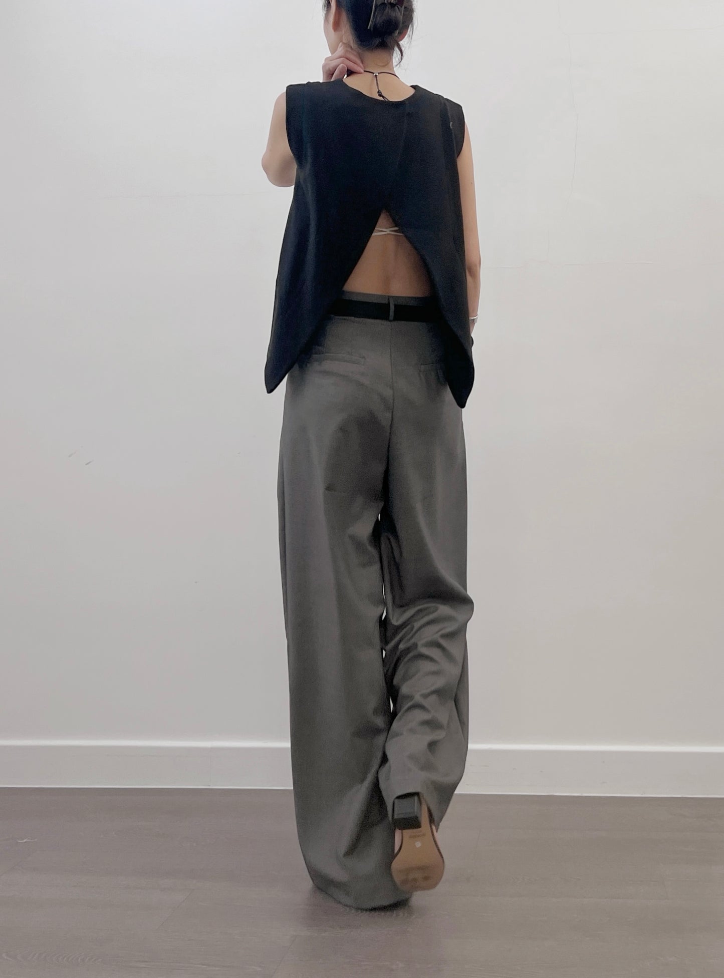 7PO | 07250134 燕尾開叉back less top （棉質）
