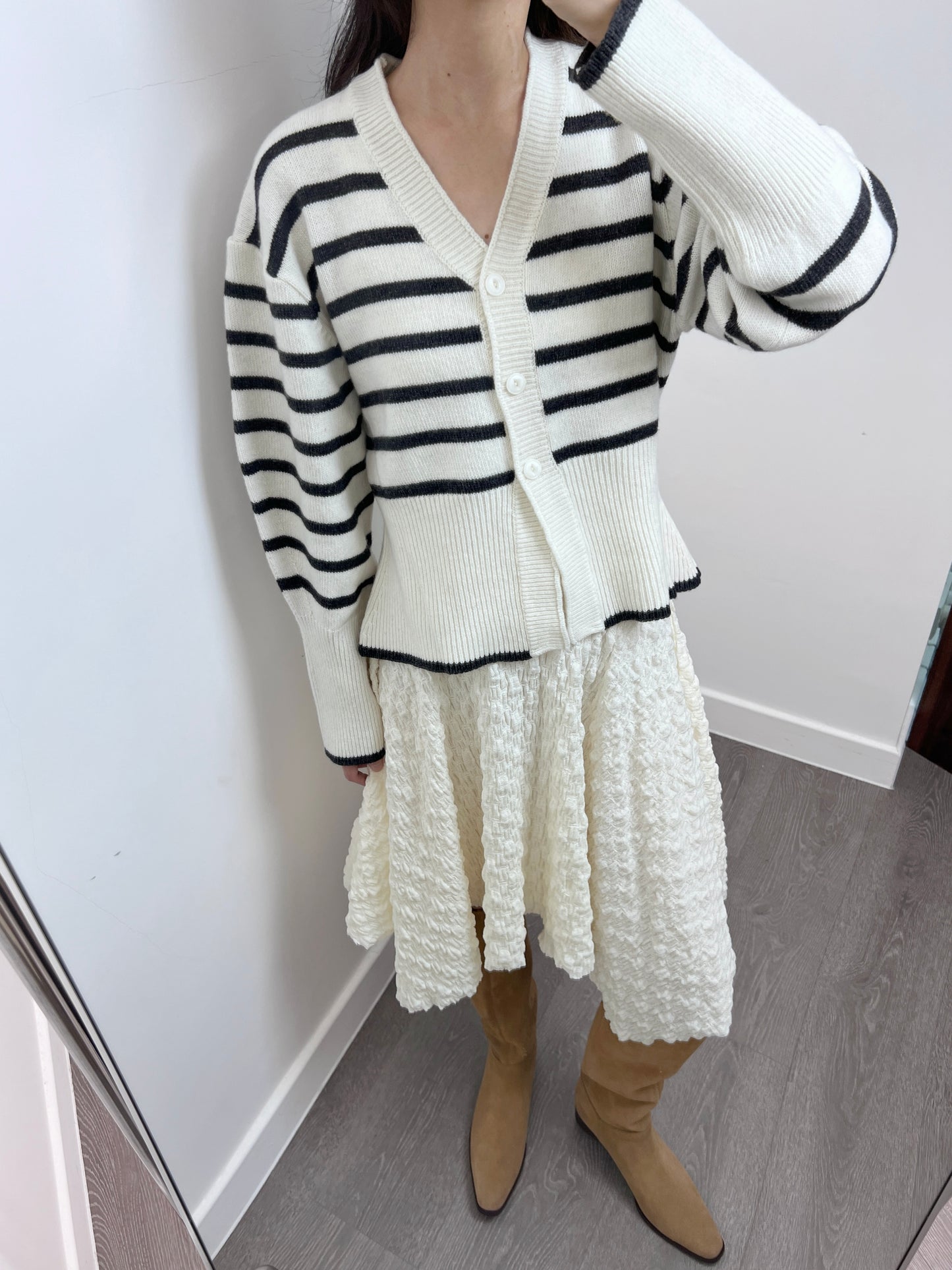 11 PO| 1124096 Cardigan