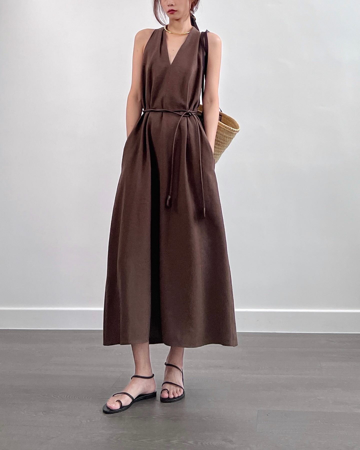 6PO 復活推介款｜06250101 V neck 挖肩連身裙