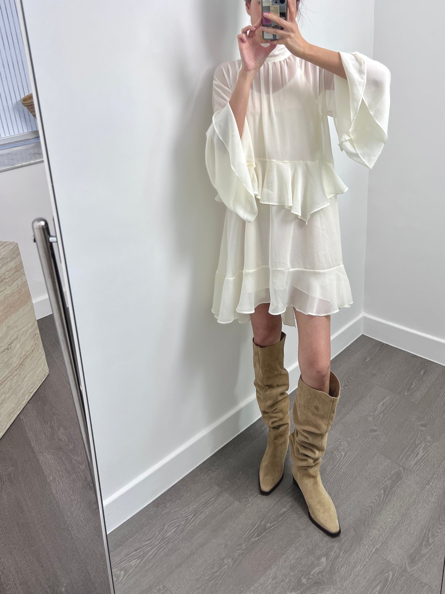 8PO / 0824042 Chiffon ruffled cutout dress