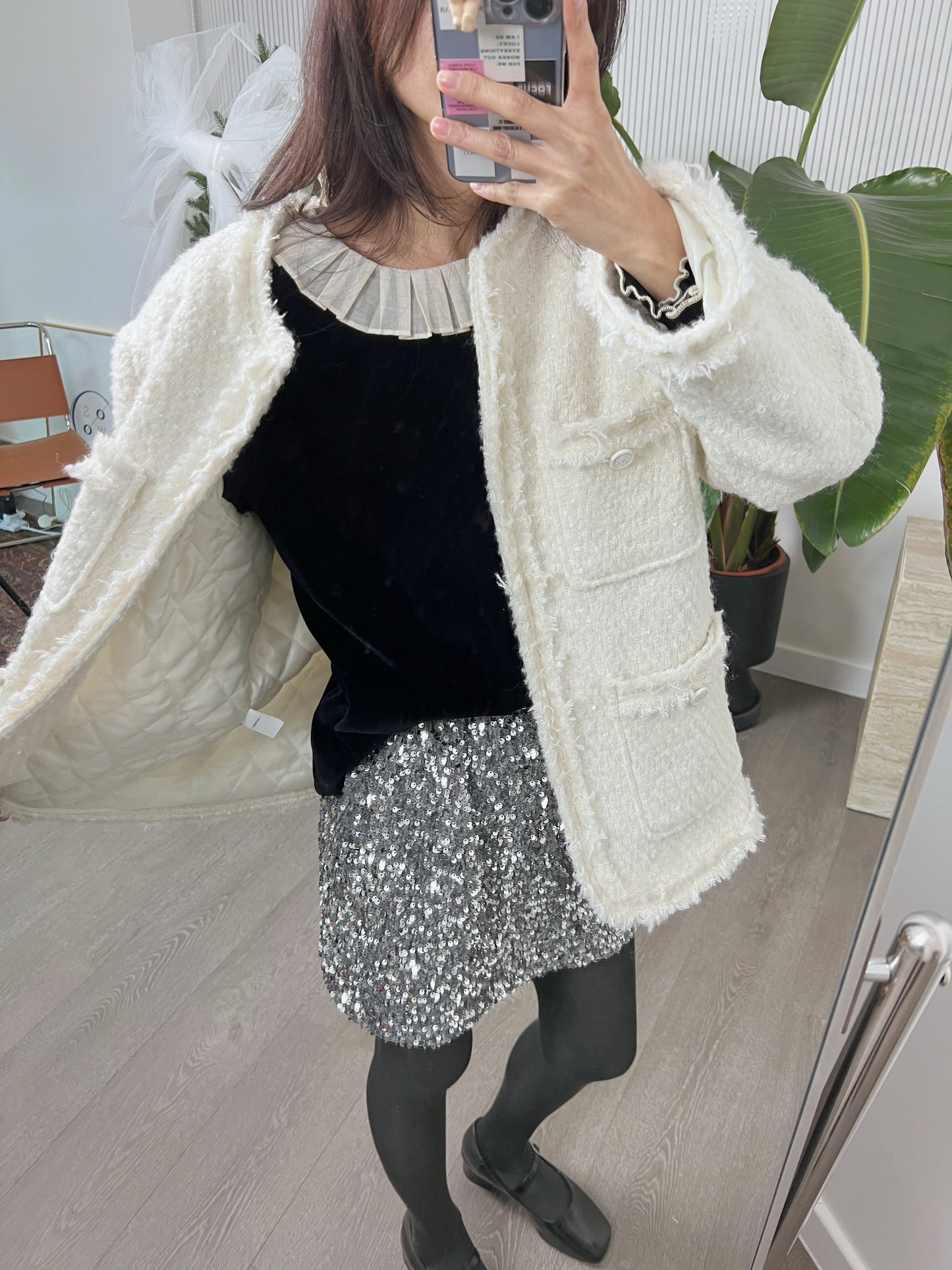JanPO New Year’s Capsule  |  0125014 小醜領絲絨top