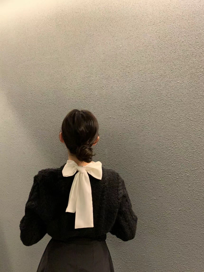 10 PO | 1024092 Tie neck puff sleeves blouse