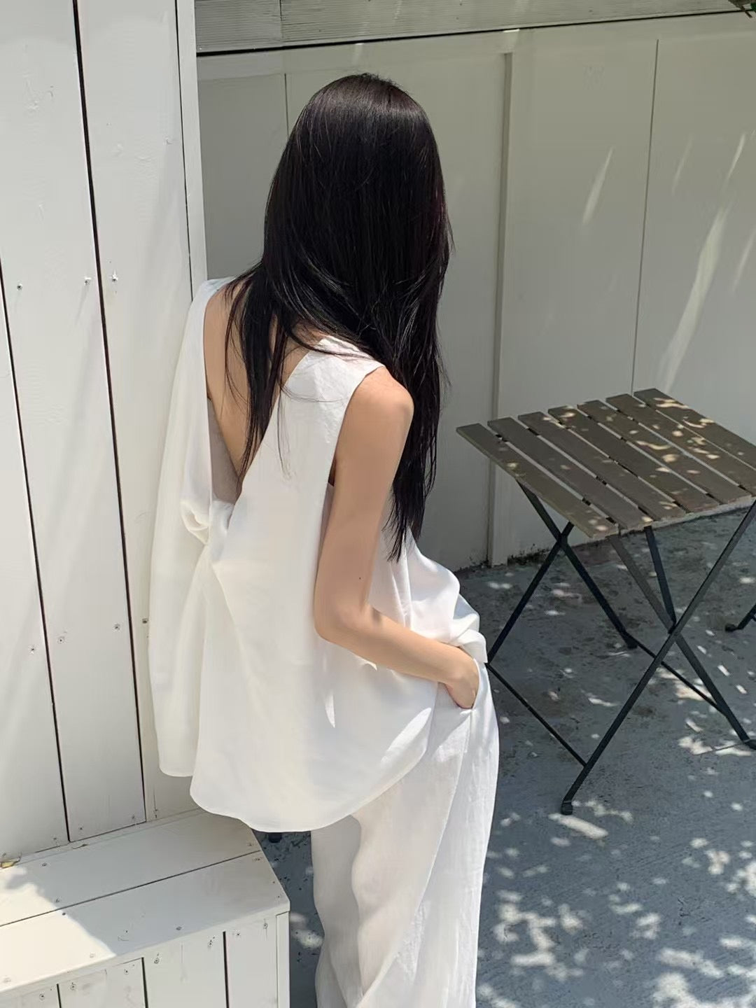 6PO 復活款 ｜06250109  大露背Twist blouse