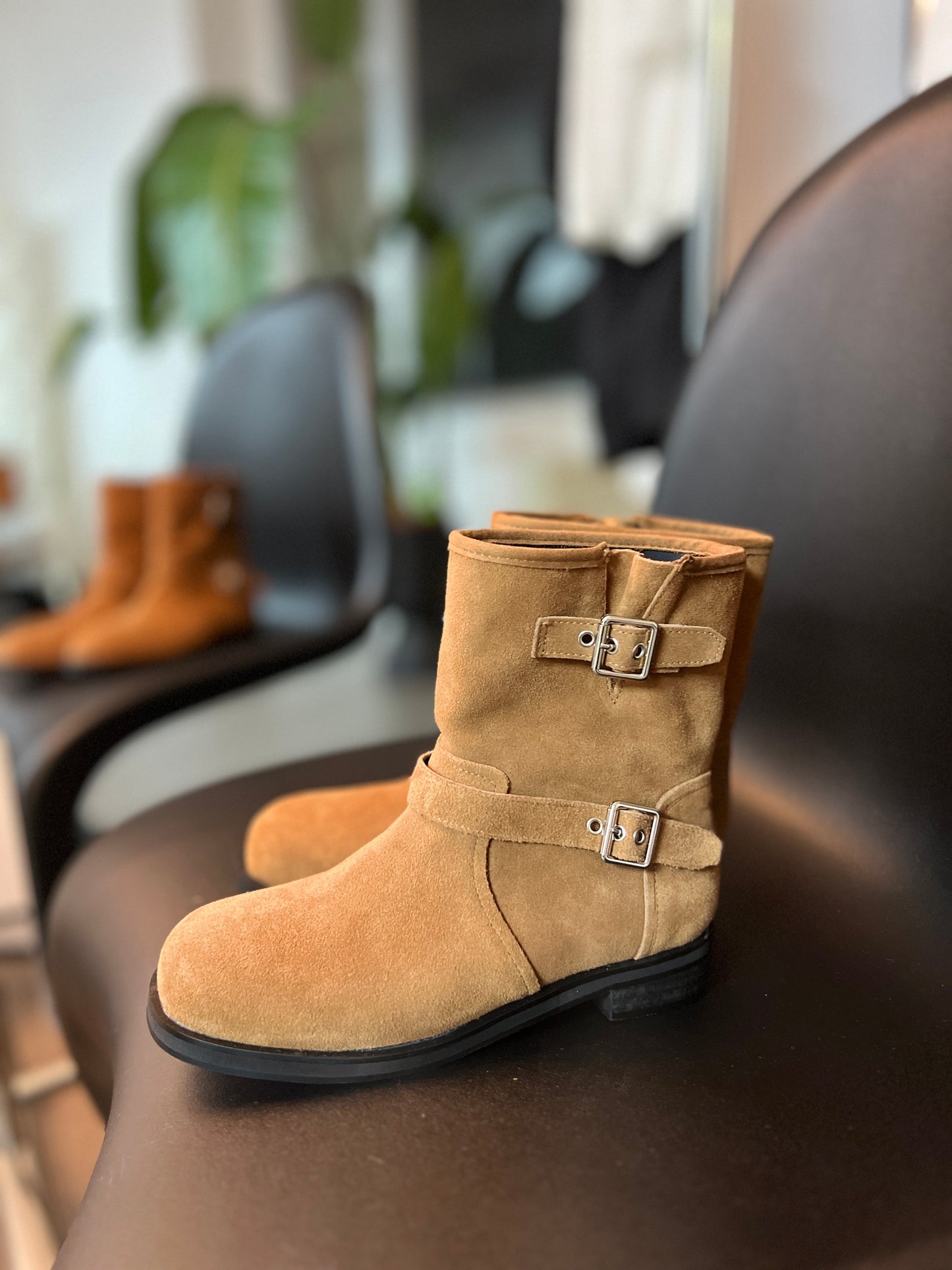 5PO 
| SH0046 自留款✨ 麂皮Biker 短boots
