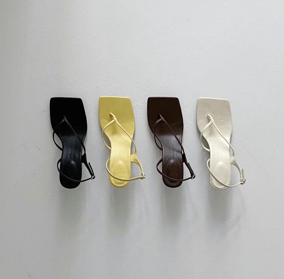 Minimalist slender straps sandals