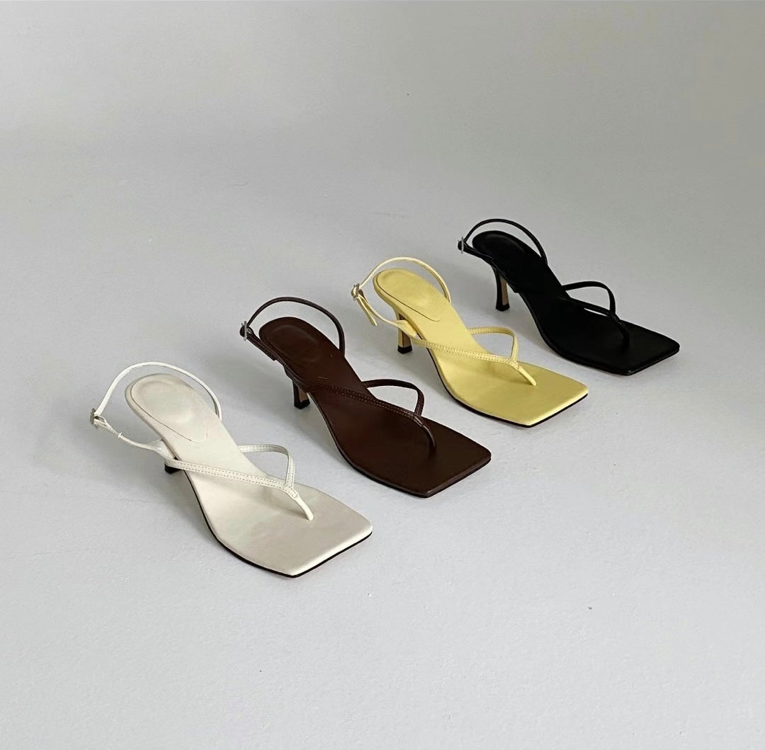 Minimalist slender straps sandals
