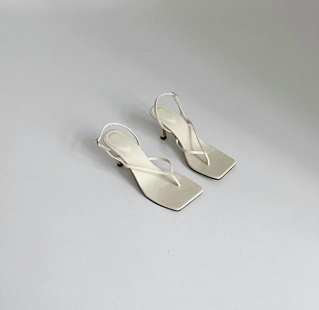 Minimalist slender straps sandals